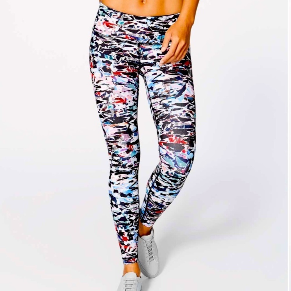 Lululemon Wunder Under Low-Rise Tight *Full-On Luxtreme 28"
Culture Clash Multi